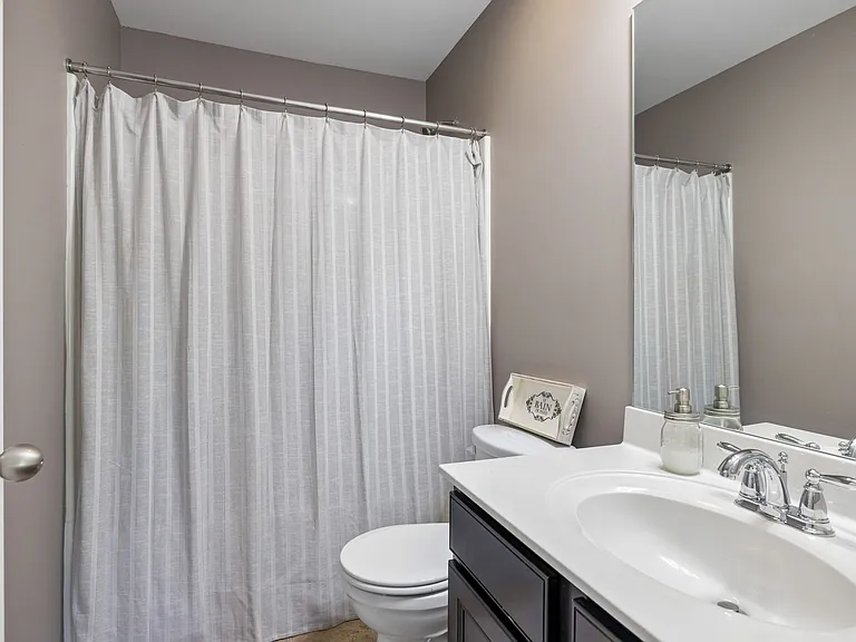 1319 Riverbrook Dr — Photo 38