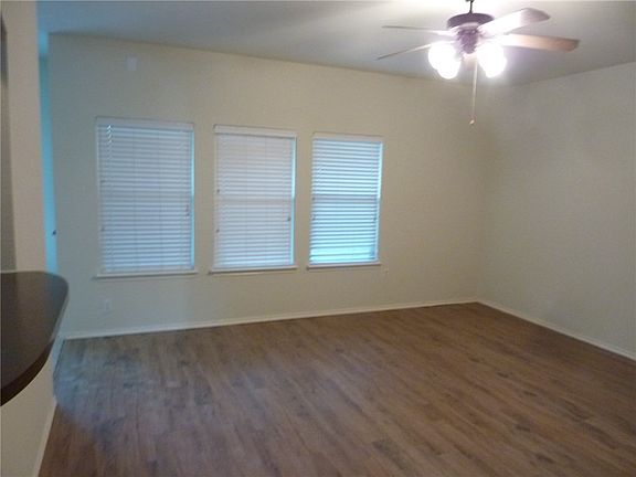 5th image of 1345 Rainbow Parke Dr