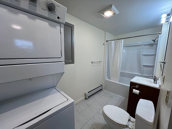 4th image of 251 Park St APT 3