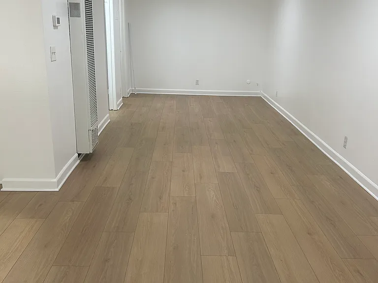 4712 Whitsett Ave #4 — Photo 4