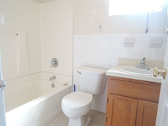 4th image of 2654 29th St #2A