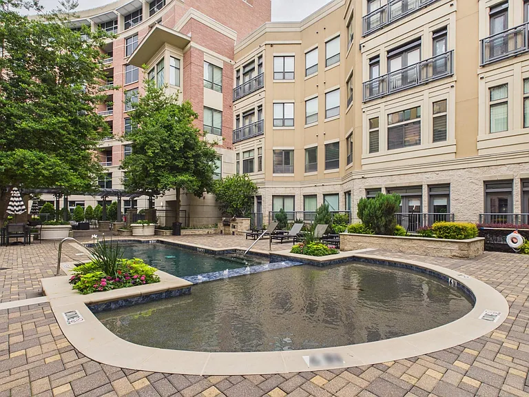 1901 Post Oak Blvd #OAK-2402 — Photo 26
