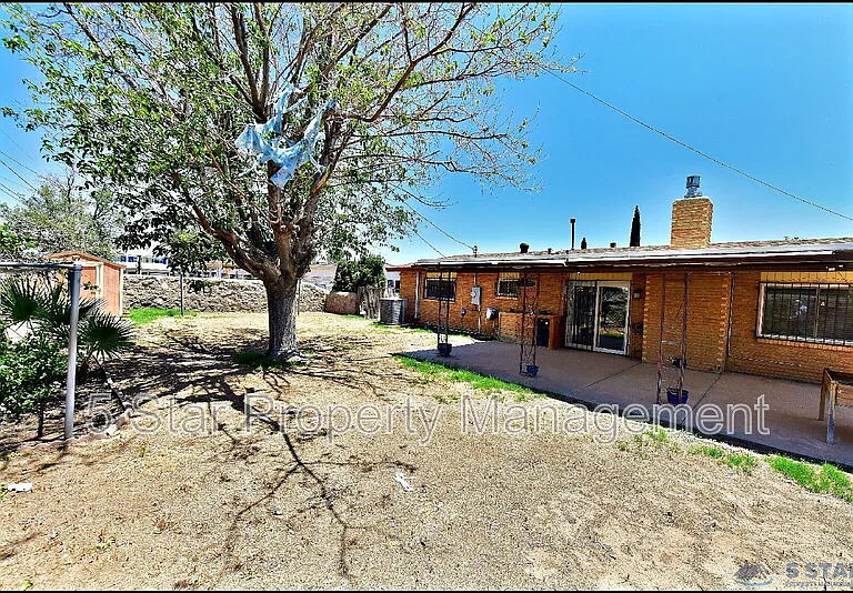 10117 Mercedes St — Photo 42