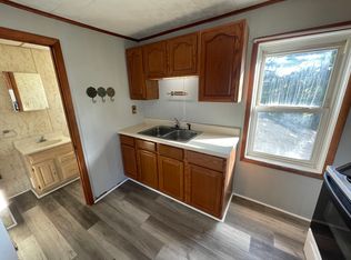 78 Rock Rd APT B, Pine Grove, PA 17963