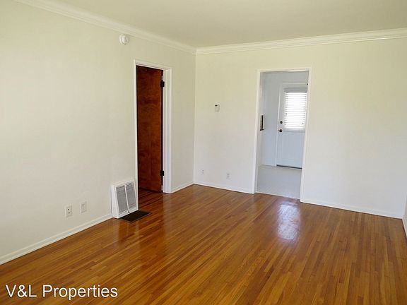4th image of 1453 Harvard St APT E