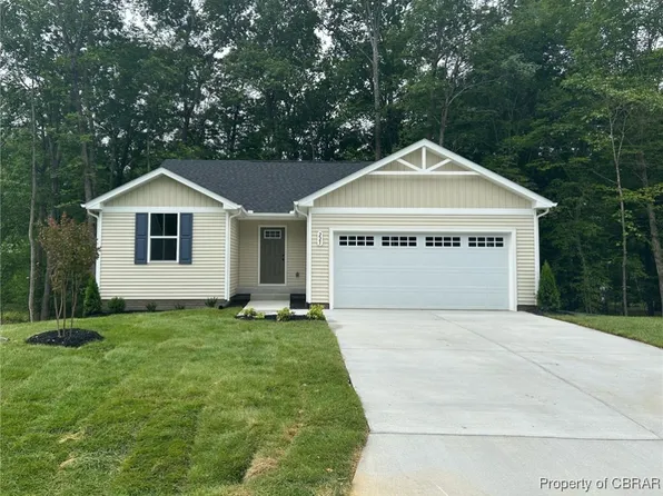 225 Highgate Dr, Hartfield, VA 23071