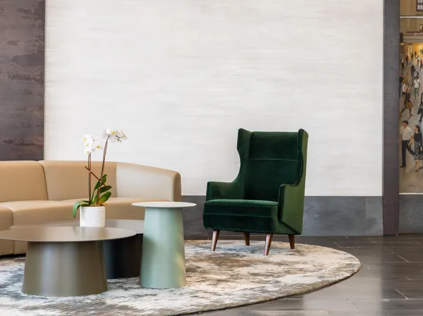 4540 Center Boulevard image 7 of 9