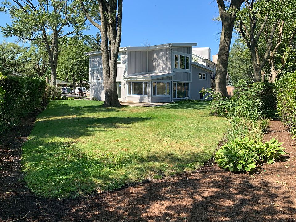 2nd image of 438 Sunset Dr