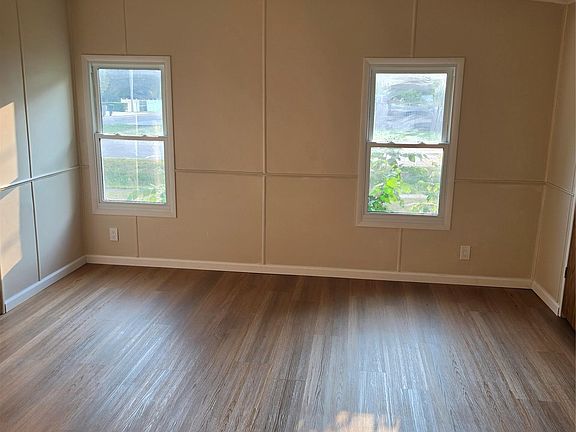 3rd image of 3520 Hogarth Ave