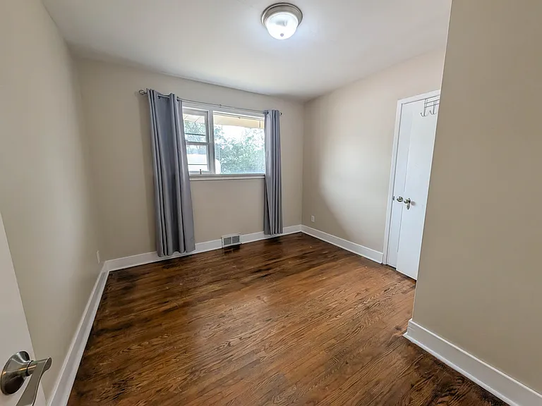 37 Franklin Blvd — Photo 13