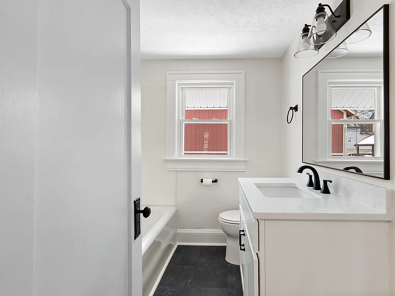 378 Cross St — Photo 22