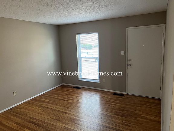 3rd image of 6753 Foxbend Ct