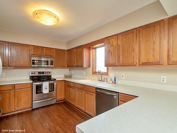 5th image of 800 Cade Ct