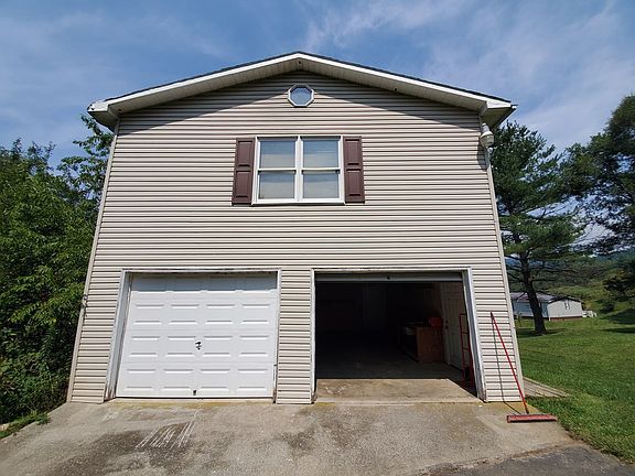 5th image of 220 Penn Ford Ln