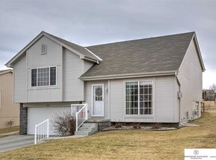 14919 Binney St, Omaha, NE 68116