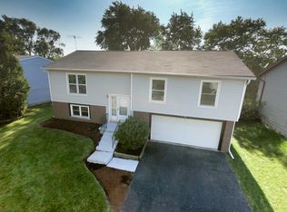 152 Farm Gate Ln, Bolingbrook, IL 60440