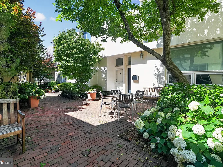 812 Lombard St #4 — Photo 35