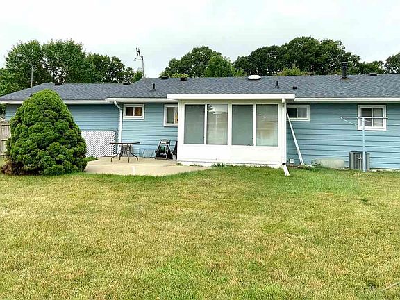 4th image of 3532 Hensler Pl
