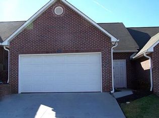7313 Long Shot Ln, Knoxville, TN 37918