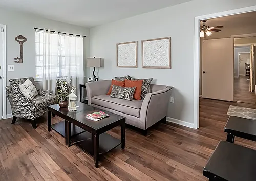 Oakview Apartments Photo 1