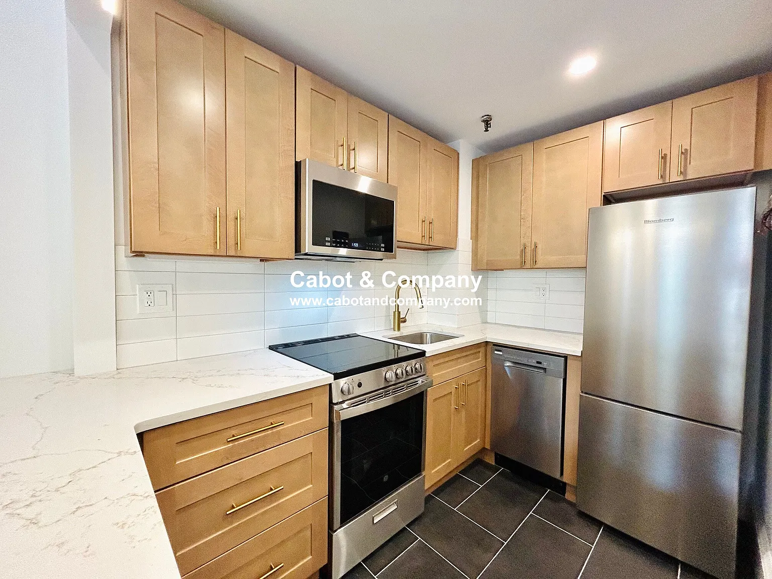 1 bed, 1.0 bath, 600 sqft, $4,250 — Photo 4