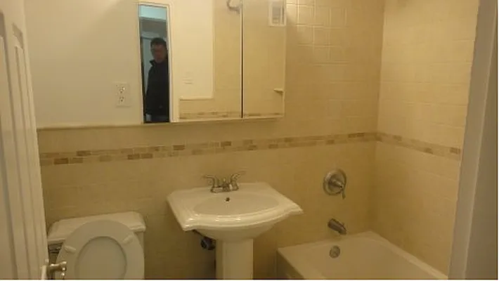 Rented by Hudson Park NY LLC | media 18