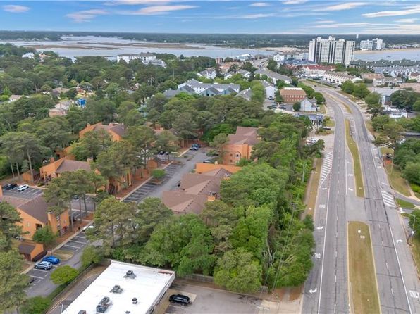 3032 Cape Henry Ct, Virginia Beach, VA 23451