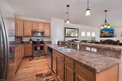 3rd image of 9518 3rd Bay St #1