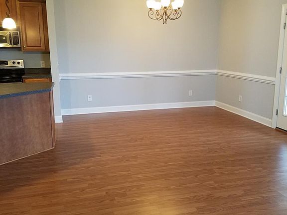 4th image of 2041 B Cambria Dr