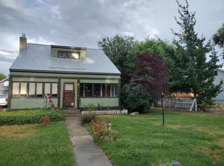 952 SW 2nd St, Ontario, OR 97914