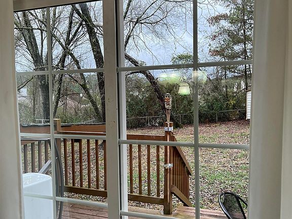 4th image of 321 Saint John Rd