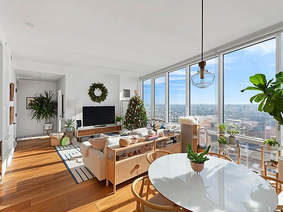 4th image of 21 India St #35E