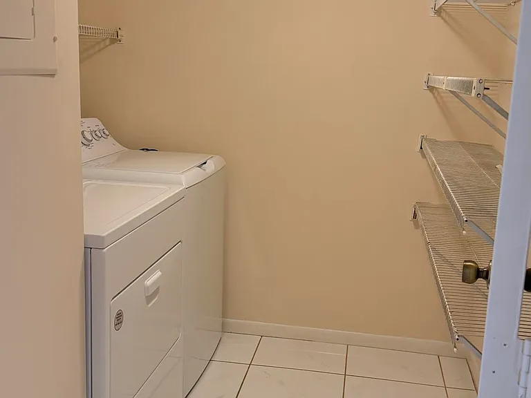 813 Sky Pine Way #F2 — Photo 7
