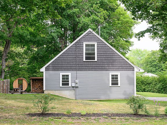 3rd image of 98 River Road