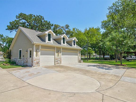 5th image of 808 Kiowa Dr E
