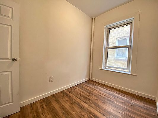 4th image of 517 W 135th St APT 33