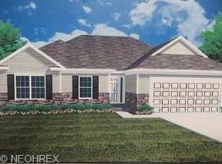 211 Harvest Ln, Seven Hills, OH 44131