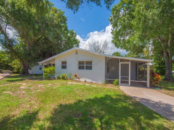 517 Park Ave, Sebastian, FL 32958