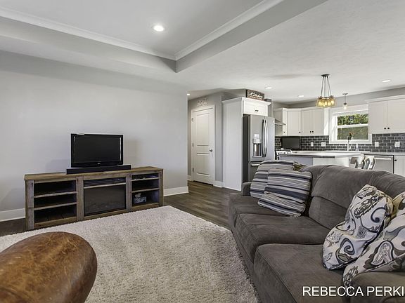 5th image of 2622 Green Rush Ln