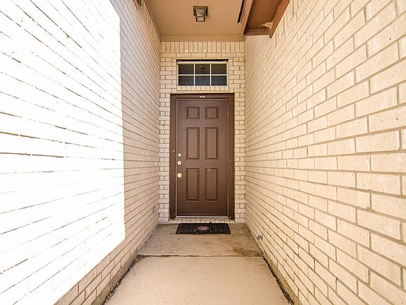 2nd image of 1505 Lakeshore Dr