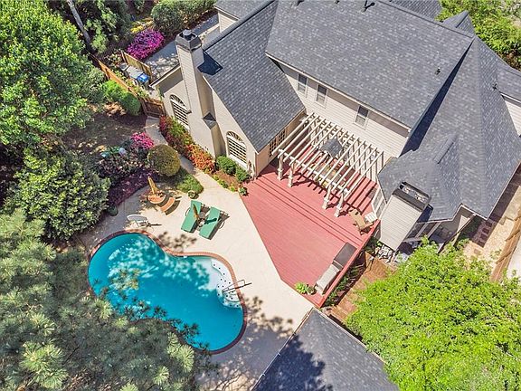 3rd image of 2655 Coachmans Cir