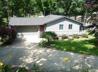 513 Lakeview Heights Dr, Howard, OH 43028