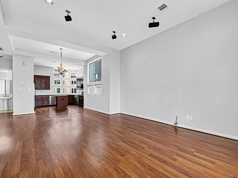 2352 Sperber Ln — Photo 10