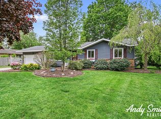 7423 Roselane Ave, Jenison, MI 49428