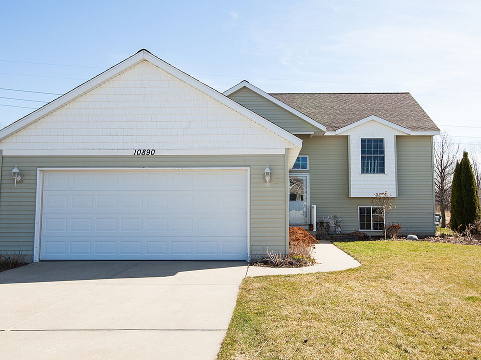 1st image of 10890 Douglas Dr