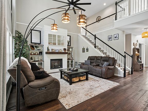 2nd image of 1505 Solstice Ct
