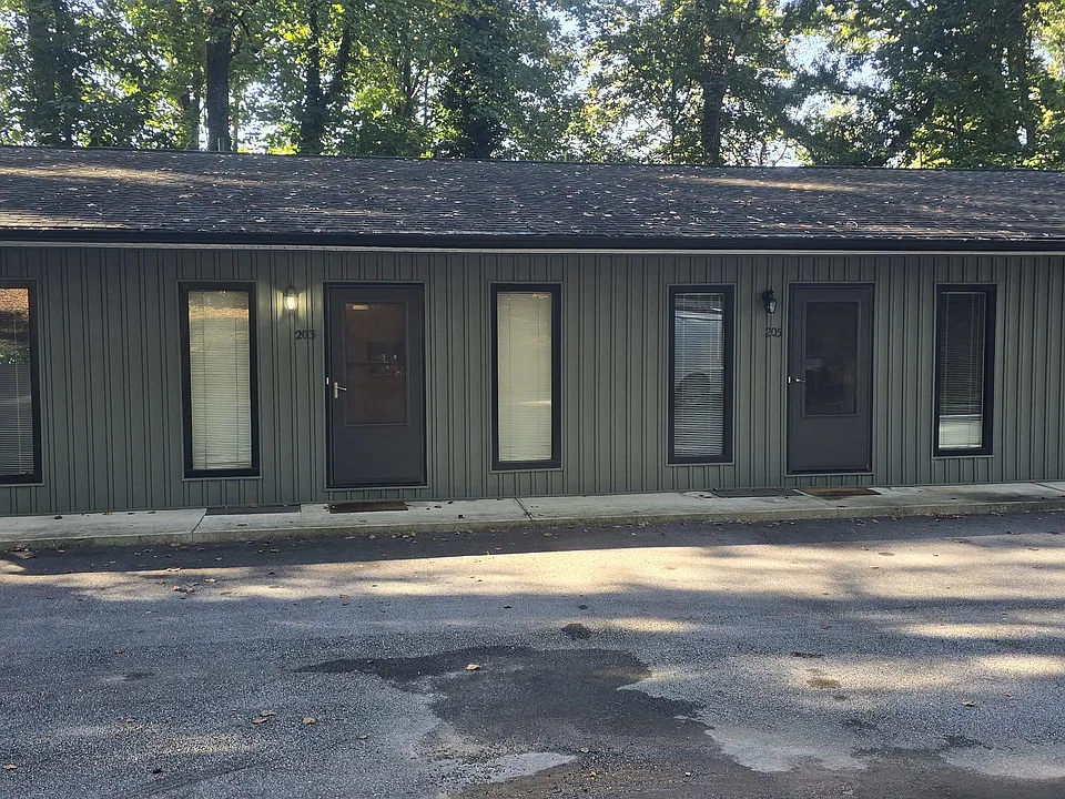 213 Harbor Dr