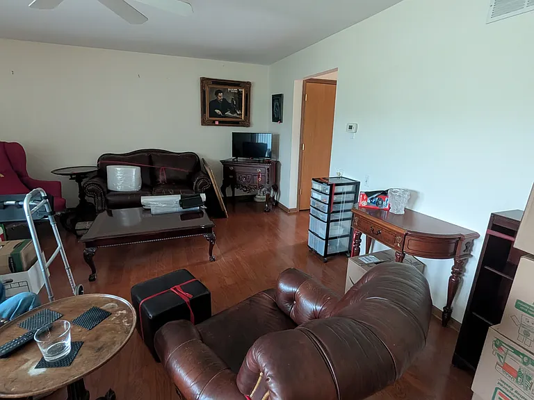 410 Orleans Ave — Photo 8