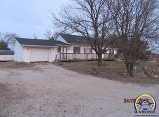 605 Scott Dr, Westmoreland, KS 66549