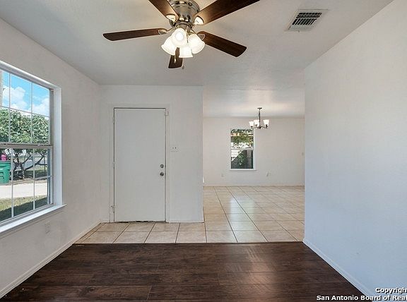4th image of 2410 Aransas Ave